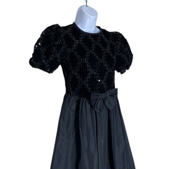 Sylvia Whyte Black Smocked Sequin Velvet Taffeta Holiday Dress Girls Size 12  Bow